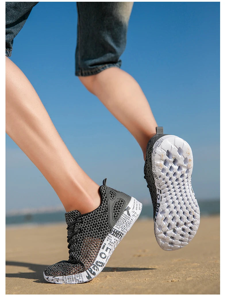 Summer Lightweight Flat Sports Shoes for Men's Outdoor New Style Mesh Casual Men's Shoes Breathable Upstream Shoes Large Size