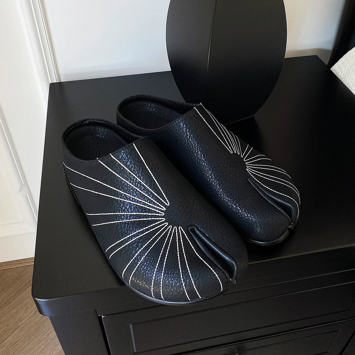 Summer Boken shoes for men breathable tabi black leather slippers personality niche split toe design Mueller shoes
