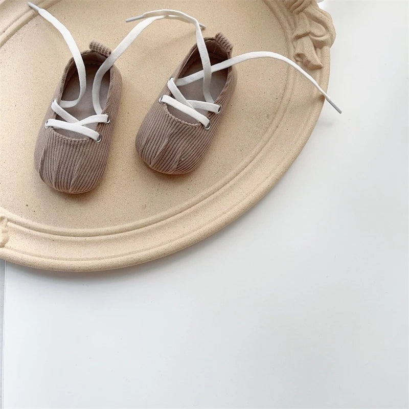Newborn Shoes Retro Style Baby Girls Walking Shoes Spring Autumn Child Soft Soled Anti Slip Toddler Infant Kids Princess Shoes