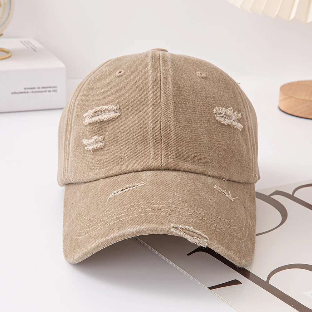 Hole style baseball cap: Fashionable, retro-style cap with cool tearing details. Suitable for casual wear, streetwear or daily c