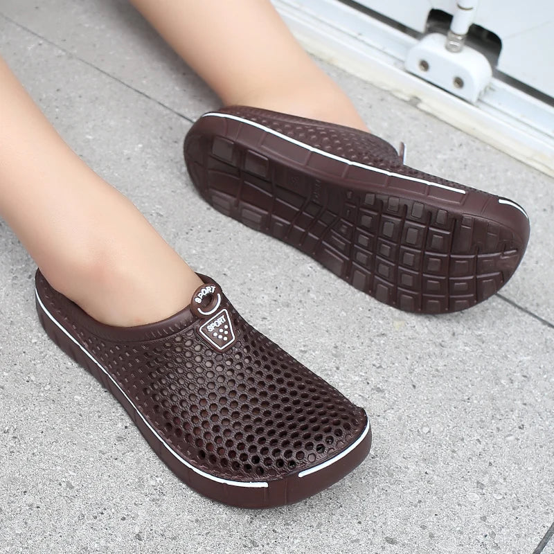 Men Sandals Summer Comfortable Outdoor Beach Shoes Men Slip on Garden Clogs Casual Water Shower Slippers Unisex Shoes