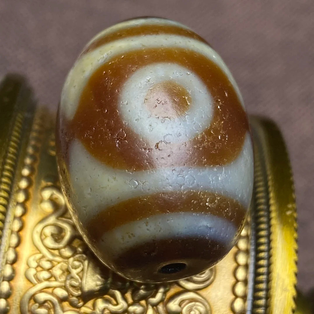 Tibet Dzi Tibetan area reflux old material, high oil pulp pendant necklace to ward off evil spirits, collectibles, high quality