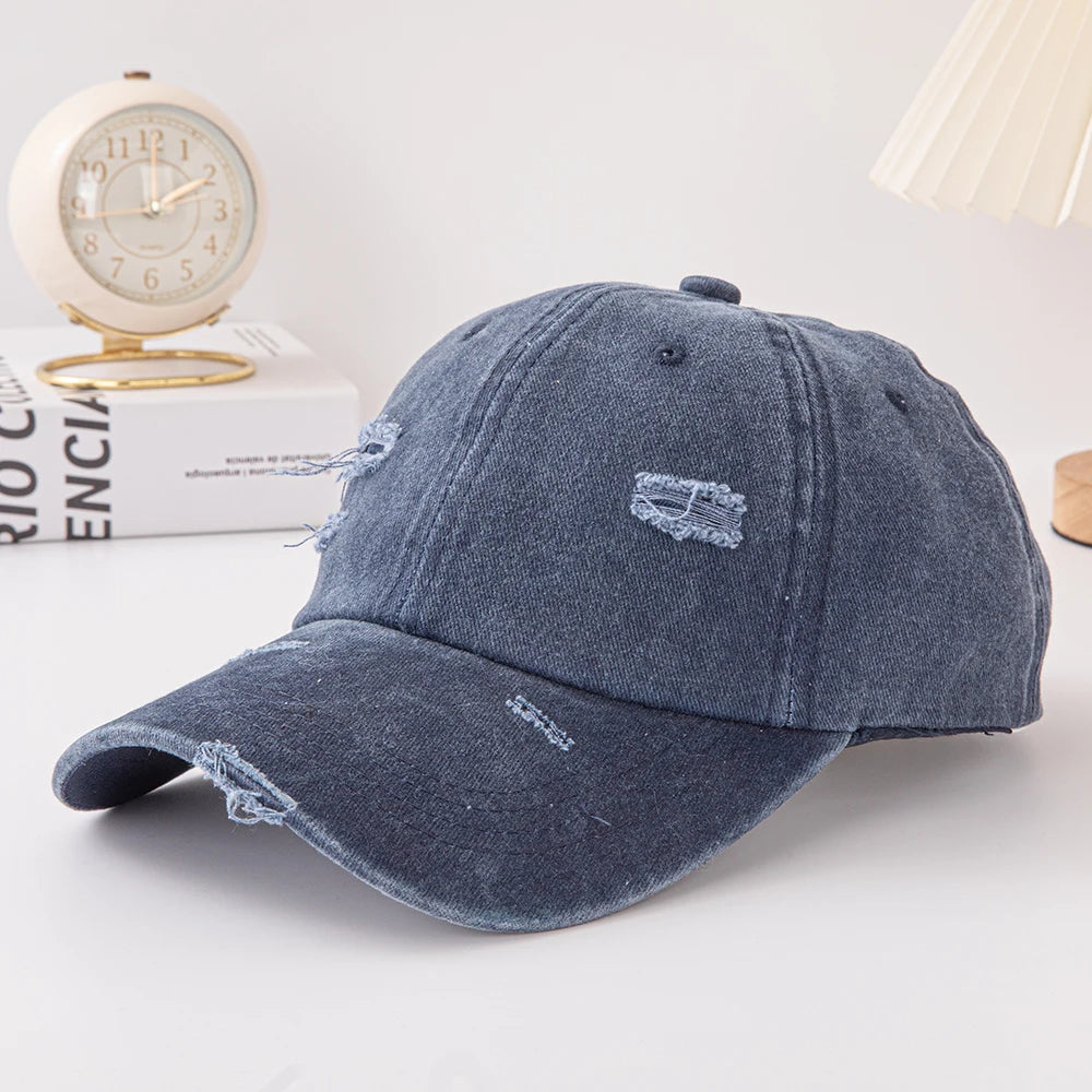 Hole style baseball cap: Fashionable, retro-style cap with cool tearing details. Suitable for casual wear, streetwear or daily c