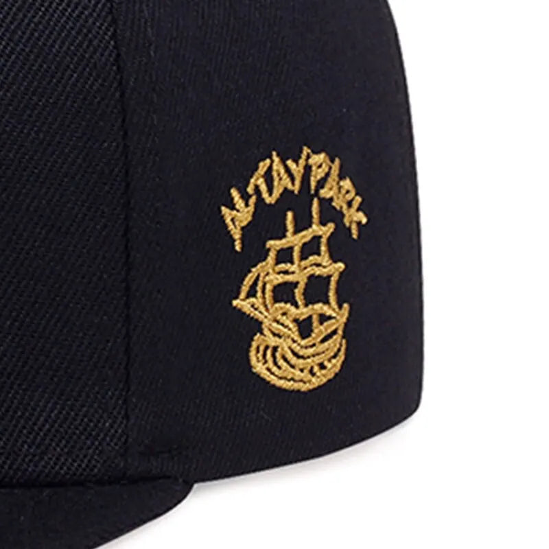 Fashion Men Women Hip Hop Baseball Cap Crown Embroidery Trucker Caps Snapback Hat Outdoor Sun Hats Sports Leisure Caps
