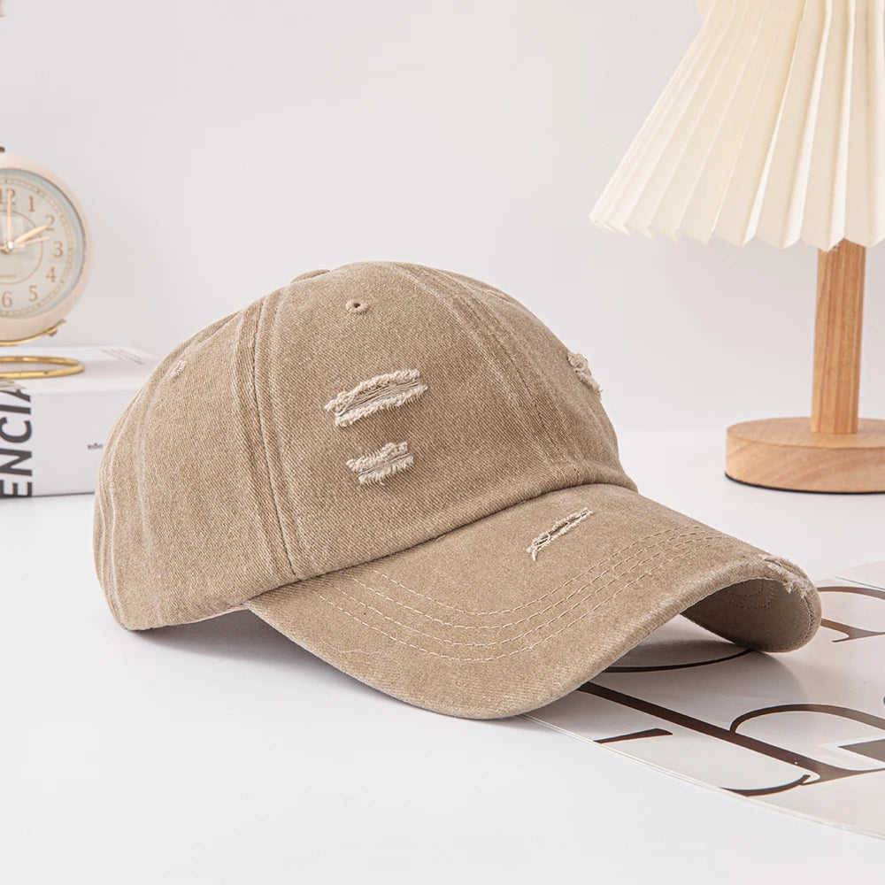 Hole style baseball cap: Fashionable, retro-style cap with cool tearing details. Suitable for casual wear, streetwear or daily c