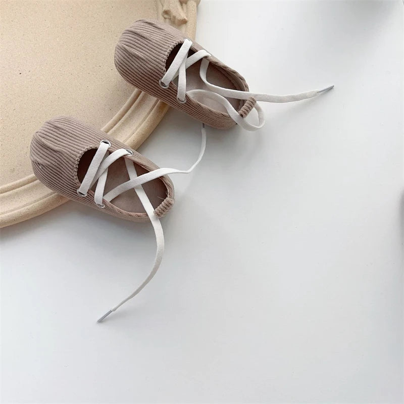 Newborn Shoes Retro Style Baby Girls Walking Shoes Spring Autumn Child Soft Soled Anti Slip Toddler Infant Kids Princess Shoes