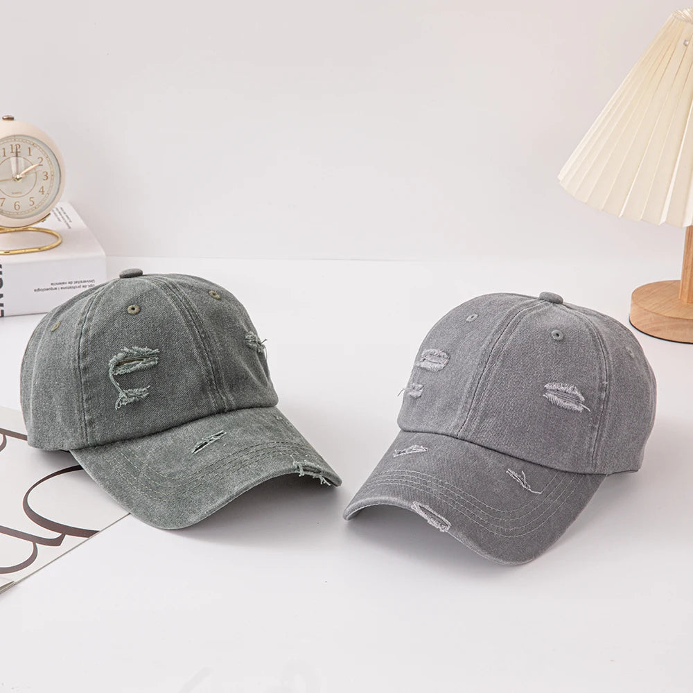Hole style baseball cap: Fashionable, retro-style cap with cool tearing details. Suitable for casual wear, streetwear or daily c