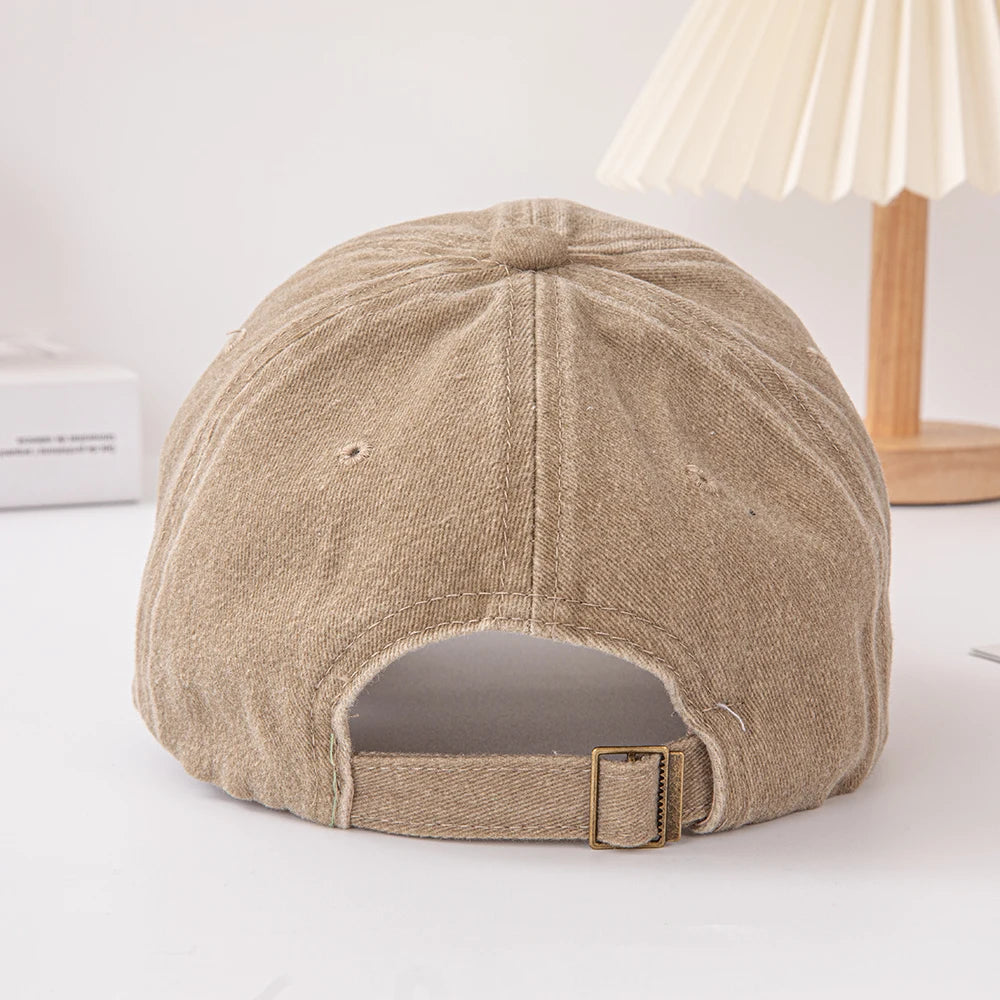 Hole style baseball cap: Fashionable, retro-style cap with cool tearing details. Suitable for casual wear, streetwear or daily c