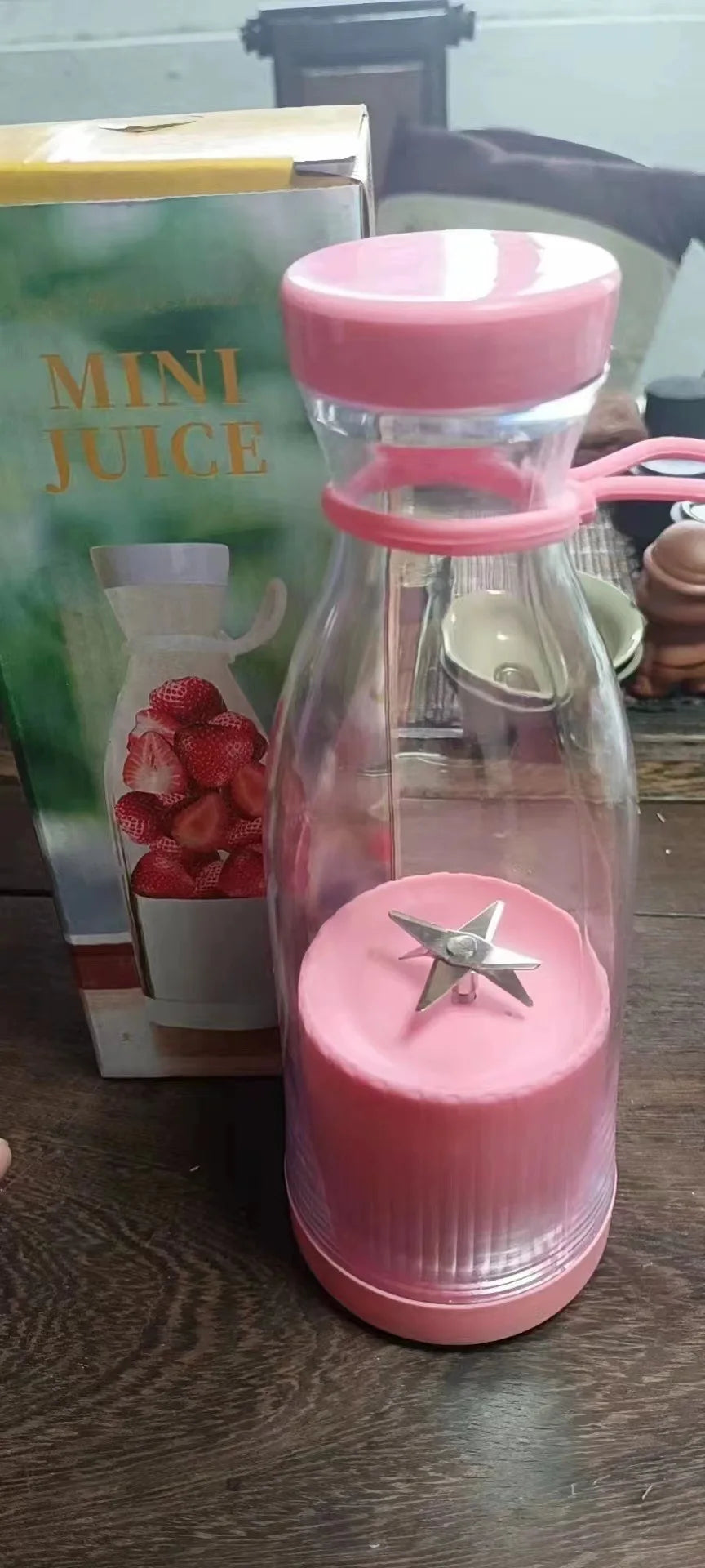 Electric Juicer Cup - Cute Manual Wine Bottle Juicer Cup - Portable Small Carry-On 6-Head Rechargeable Cup For Juicing
