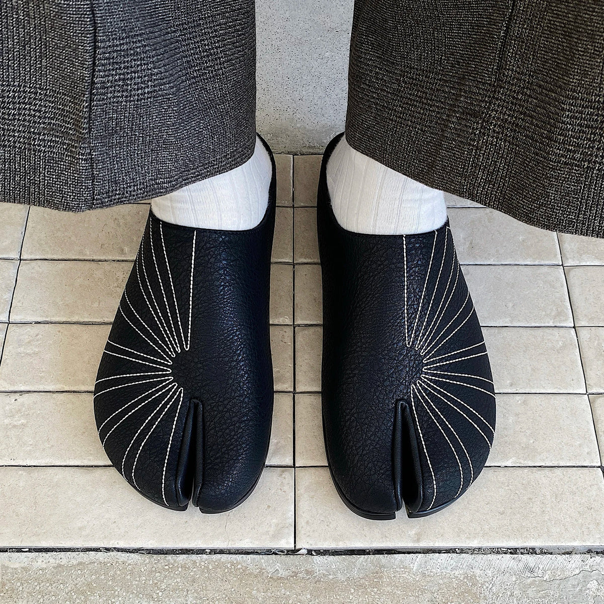 Summer Boken shoes for men breathable tabi black leather slippers personality niche split toe design Mueller shoes